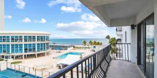 5415 Collins Ave Gallery 21