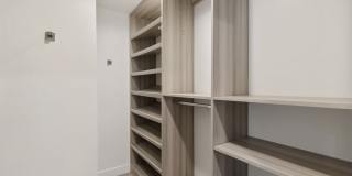 9249 Burton Way Gallery 15