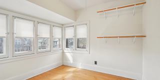 1660 N Marshall St Gallery 22