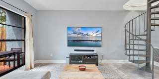 515 NE 38th St Gallery 33