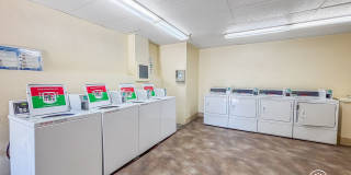 Spacious 2BD/2BA Condo in Hillcrest with Private Balcony, Community Pool & Tennis Court Gallery 25