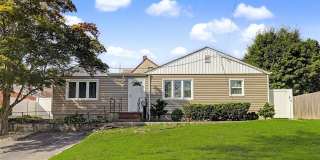 28 Roundhill Drive 28 Roundhill Drive Gallery 1