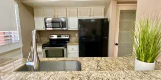 Beautiful 3 bed Townhome in Agoura Hills Gallery 1