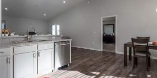 Gorgeous Three Bedroom in Towne Park Estates Gallery 9