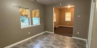 3214 S Grand Traverse Street Gallery 4