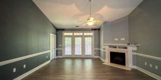 Beautiful 3 Bed 2 Bath Condo with Community Amenities Gallery 4