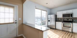 charming 3-bedroom, 2.5-bathroom townhome Gallery 6