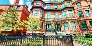 Nice 2 bed in Back Bay Gallery 3