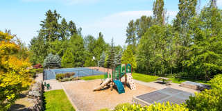 Redmond 5 Bedroom Charmer Gallery 27