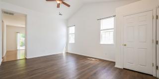 3 Bed/ 2Bath Close to Buckley Space Base Gallery 3