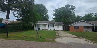 3 Bed 1 Bath Home in Shawnee! Gallery 1