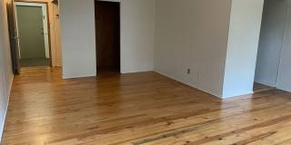 5424 Fifth Avenue Gallery 98