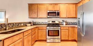 Spacious 3BR House in Gresham Gallery 13