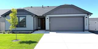 Newly Built 3-Bedroom with Fenced Back Yard Gallery 1