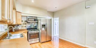 1701 ELM Street Gallery 16