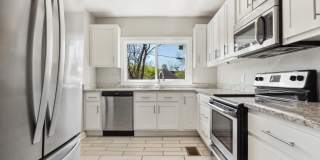 1906 Vine Street Gallery 10