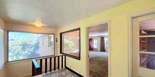 Sprawling 3 or 4-Bedroom House for Rent in a Great Wenatchee Neighborhood! W/D Included! Gallery 25