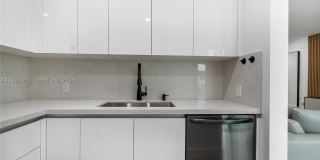 2539 S Bayshore Dr Gallery 11