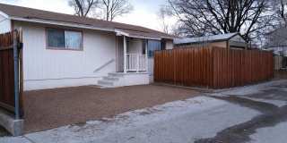 Charming 2 Bedroom Home Near Wells District – A/C, Fenced Yards & Greenhouse Gallery 1