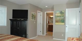 Exquisitely Beautiful Home with 3 bed and 2.5 Bath Gallery 11