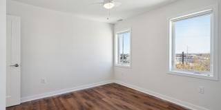 Graduate Pointe Gallery 154