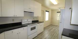 Quaint Home in Desirable Midtown Neighborhood! Gallery 13