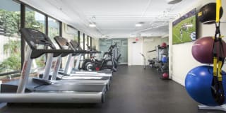 eaves Old Town Pasadena Gallery 13