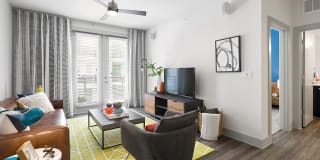 Groves South Lamar Apartments Gallery 10