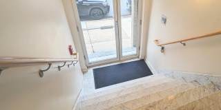 2 Oakland Gallery 17