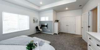 FULLY FURNISHED 3 Bed Luxury End Unit Townhome backs to Nature Gallery 21