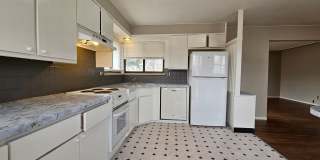 1134-1138 N Akron St Gallery 22