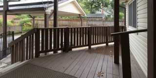 Spacious 4BR Bungalow: Historic Old Southwest w/ Screened Porch & Car Port Gallery 27