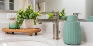 Downtown Ontario Luxury Apartments Gallery 32