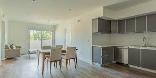 1450 S Barrington Ave Gallery 5