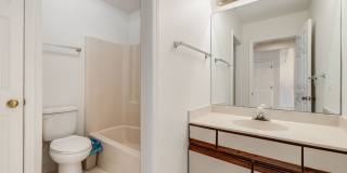 2-Bedroom, 2-Bathroom Condo with Stunning Downtown Views Gallery 18