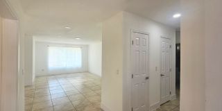 Single Story Senior Home 55+ community- Newly Remodeled- Ready To Move In. Gallery 10