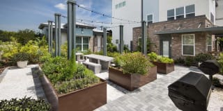 Aurora on the Trail - Apartments & Townhomes Gallery 13