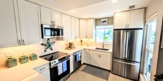Seasonal/short term 2/2 vacation condo close to Anna Maria Gallery 8