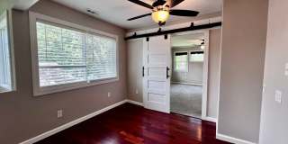 Charming single family home on peaceful canal Gallery 11