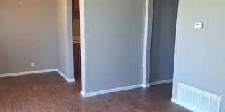 2x1 Less Than $933 Big Yard, Pets OK 2x1 Less Than $933 Big Yard, Pets OK Gallery 5