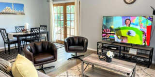 Ambient 5BR House in Pasadena Gallery 1