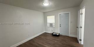 101 W 11th St Gallery 8