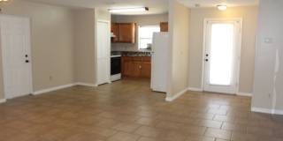 3 bedroom home with partial fenced yard Gallery 5