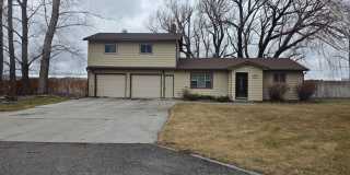 LEASE TAKEOVER: 3 bed, 2 bath Single Family home out by Hibbard Gallery 1