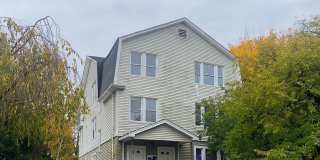 Newly Remodeled Spacious 3 Bedroom Apartment Gallery 1