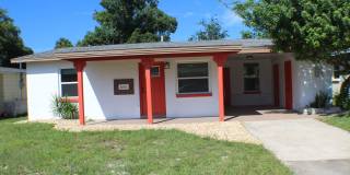 2 Bed Home in Quiet Neighborhood Gallery 1