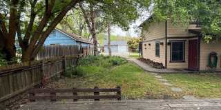 Charming, One bedroom duplex in Prime Ashland location | Available Now! Gallery 13