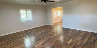 1011 W Northern Avenue Gallery 4