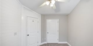 211 Oconee River Circle Gallery 21