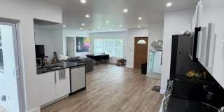 400 SW 9th Avenue Gallery 6